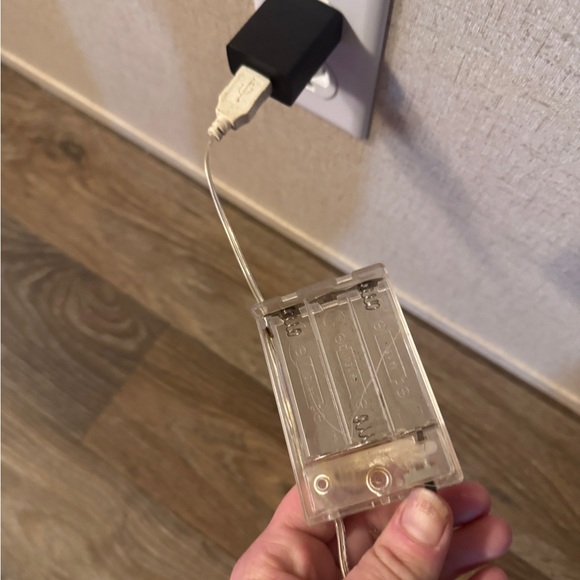 Neon Pink Abstract Light - Picture 4 of 4